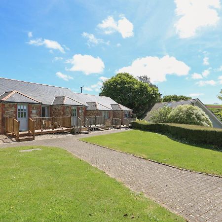 Keepers Lodge, Hillfield Village Dartmouth Bagian luar foto