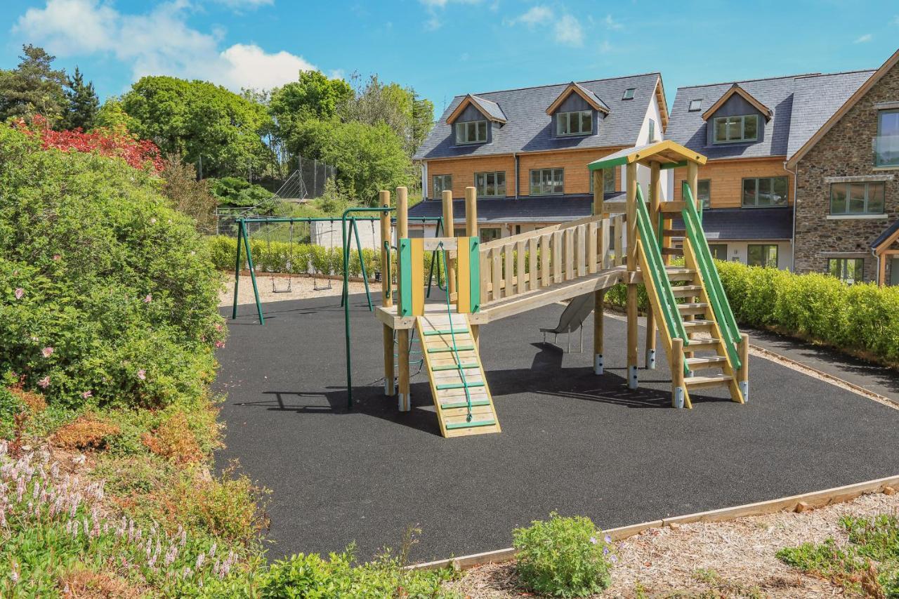 Keepers Lodge, Hillfield Village Dartmouth Bagian luar foto